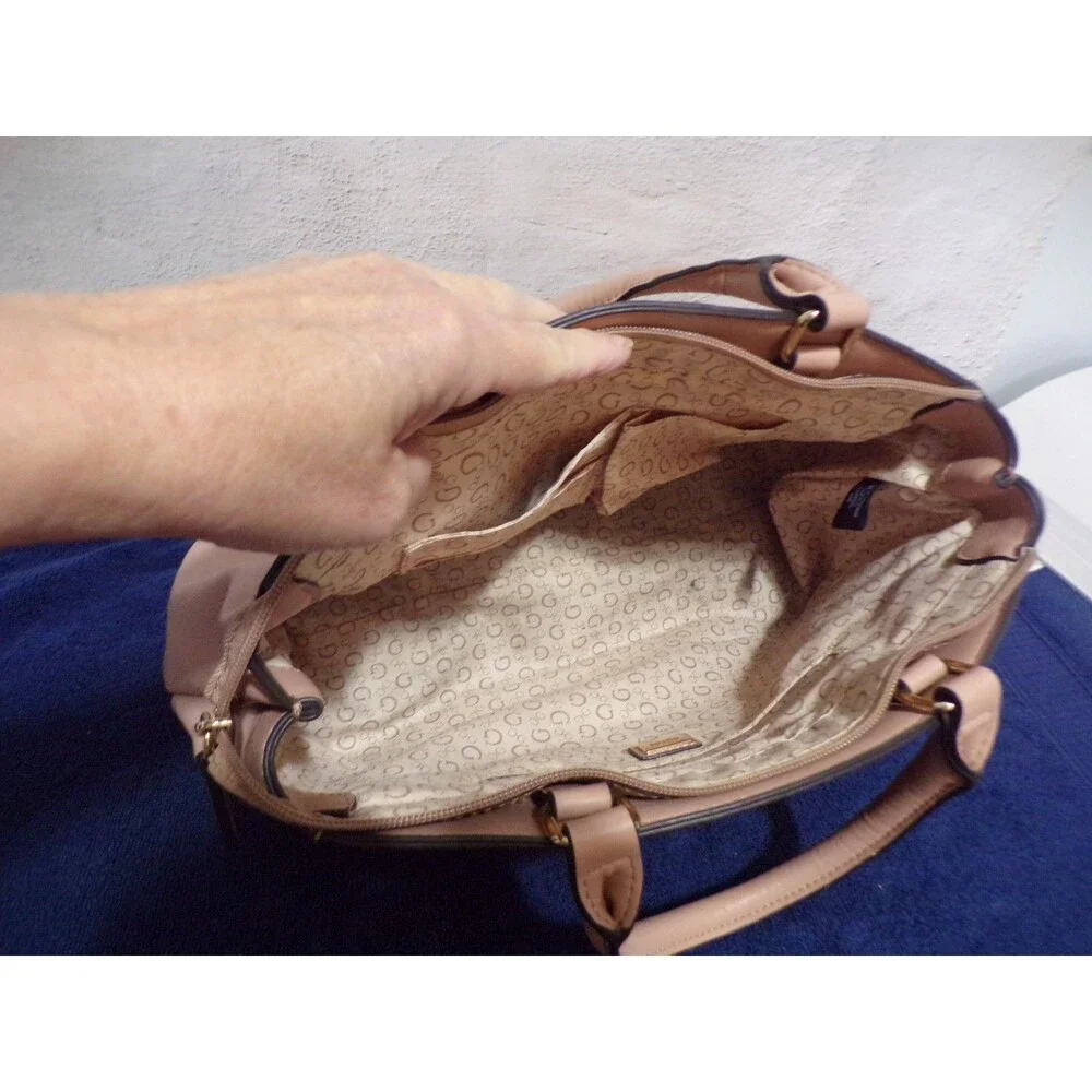 GUESS Handbag Women's Rose Pink‎ Faux Leather Logo Strap and Double Handle Zip